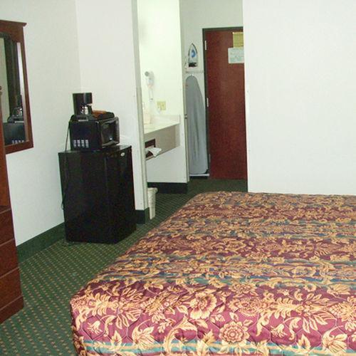 Lea County Inn Hobbs Room photo